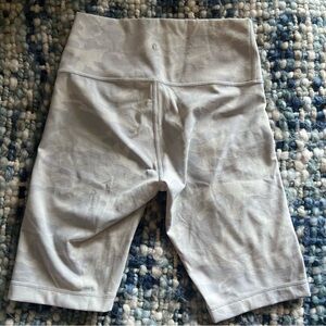 Lululemon Wunder Under Ribbed Short 10” Camo White Grey